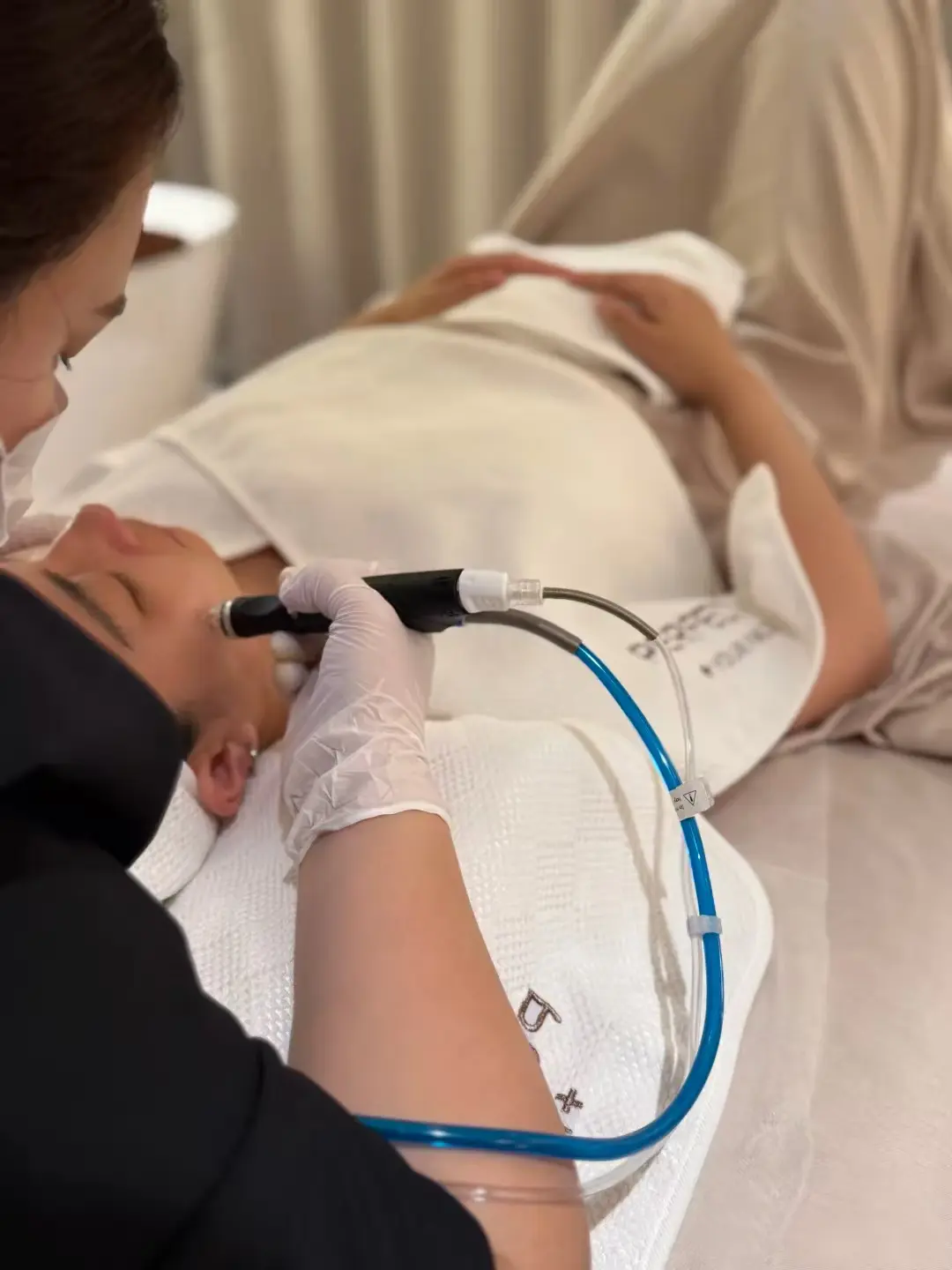 hydrafacial machine